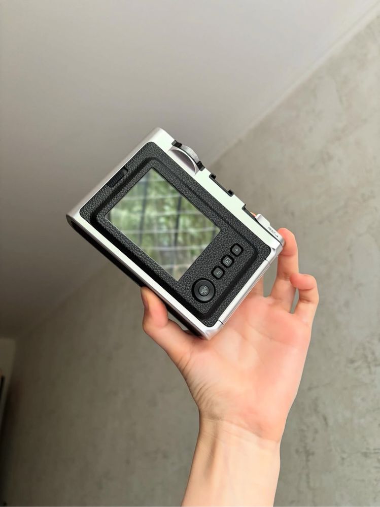 Камера Instax evo mini