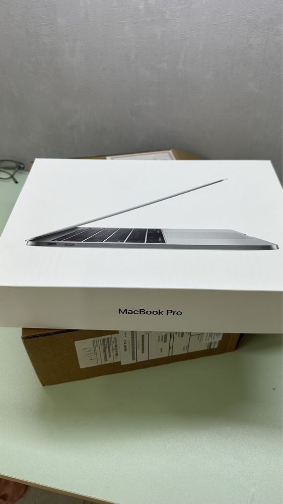 Продам Mac Book Pro