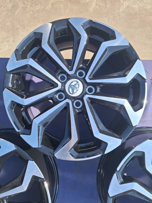 Jante Toyota Yaris Cross 7.0x17 et 50 5x114,3