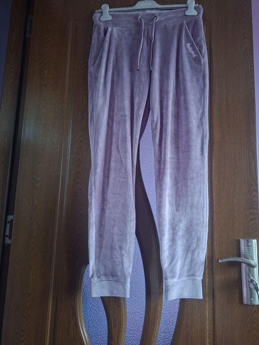 Vând Pantaloni Trening Damă Mărimea M-L Noi