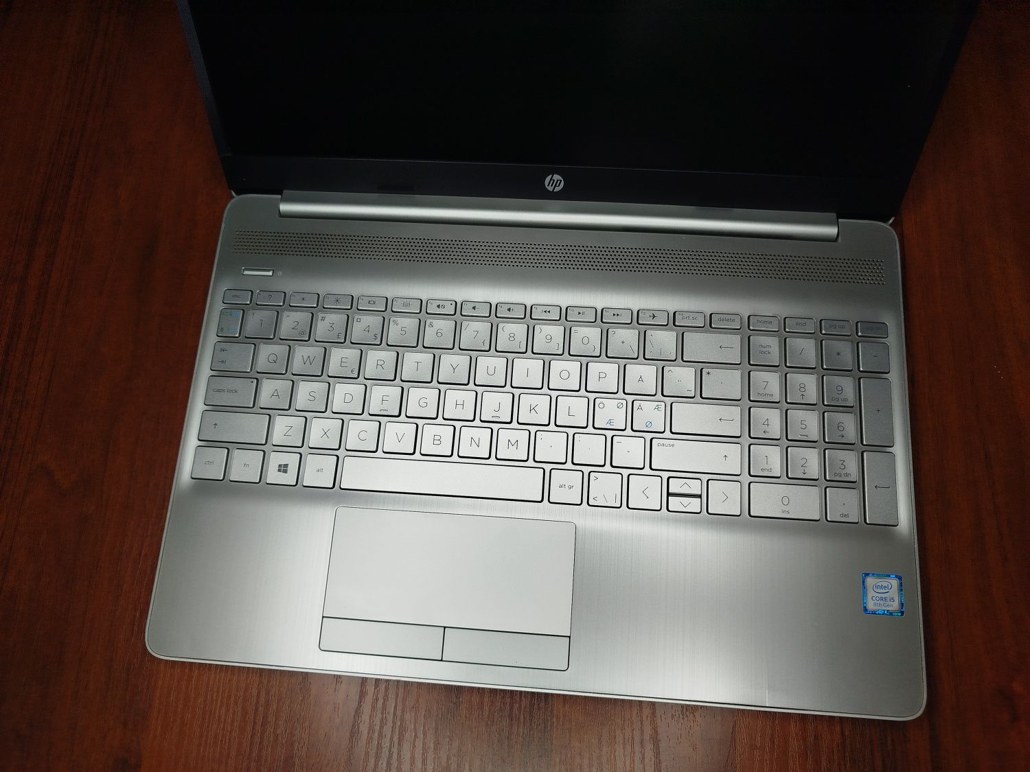 HP Laptop 15 fd0019ur, intel Core i5 8/256 SSD подсветка клавиатуры