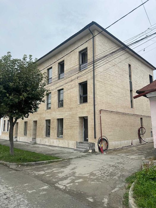 EDA CONSULT – Spatiii comerciale noi in Nasaud.