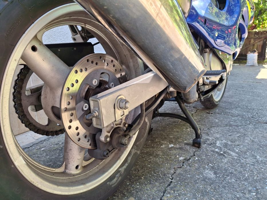 Suzuki GSXF 600. An 2001