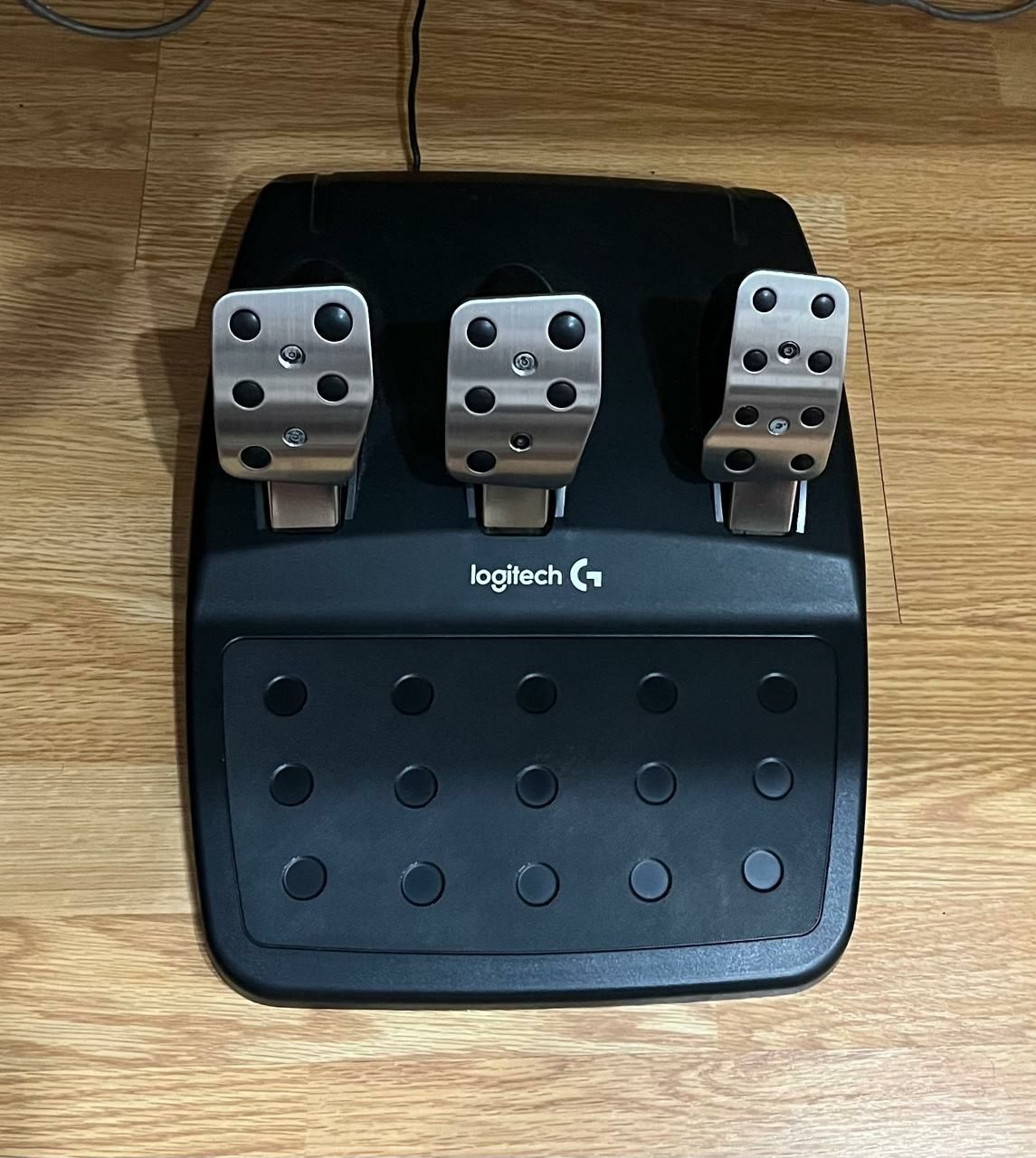 Игровой руль Logitech G920