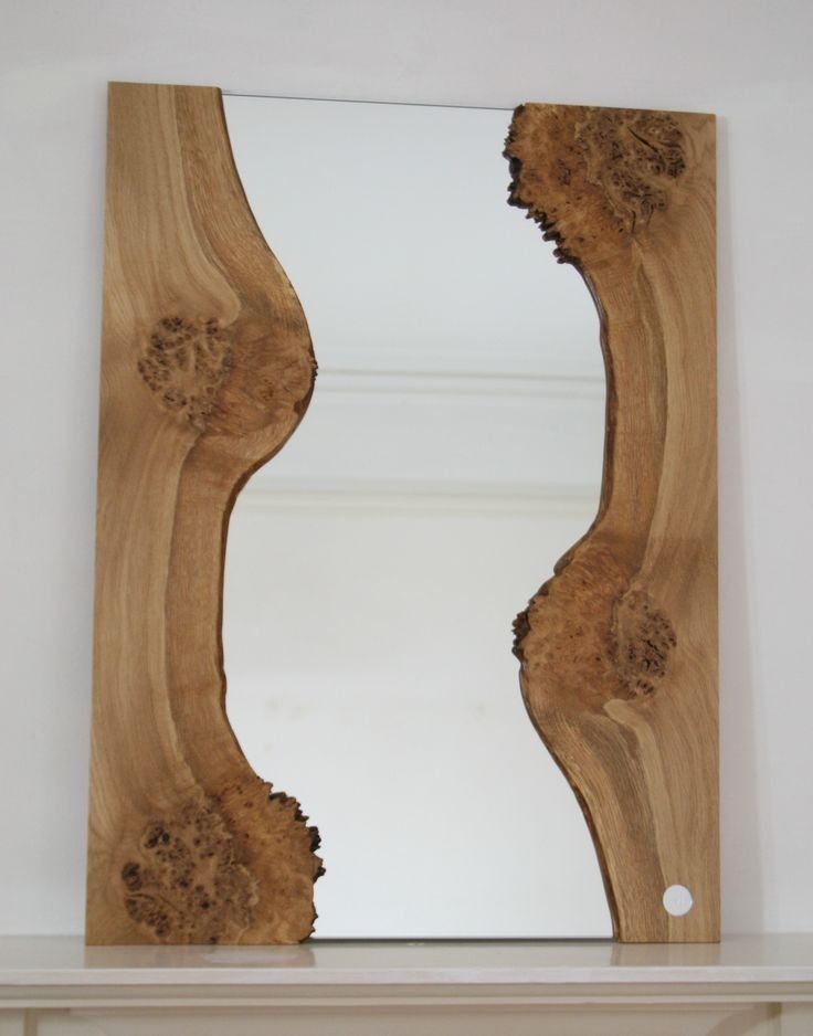 Дизайнерски огледала с елементи от дърво