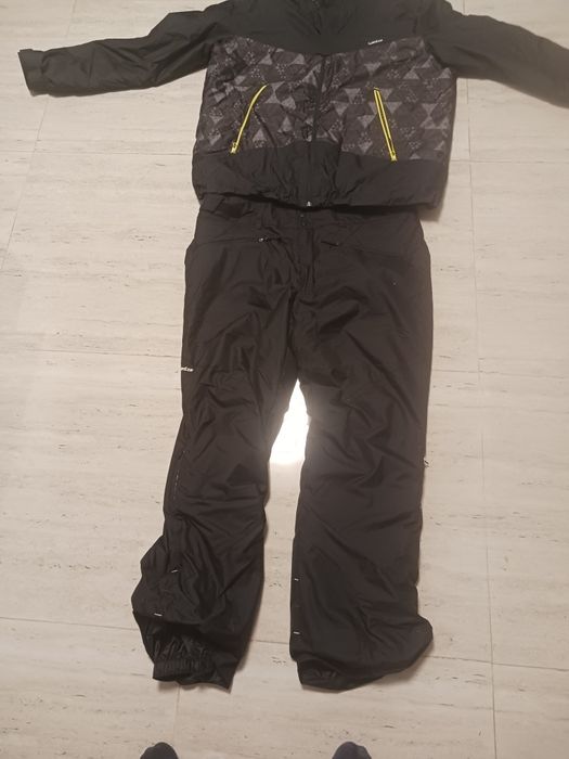 Vând costum schi dechatlon 3xl în stare noua
