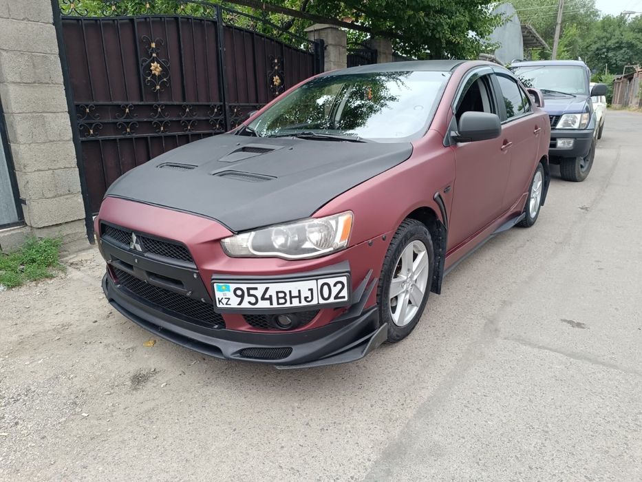 Продам машину LANSER X