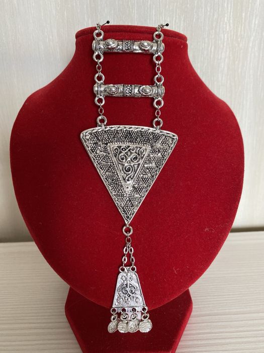 Продам национальные украшения