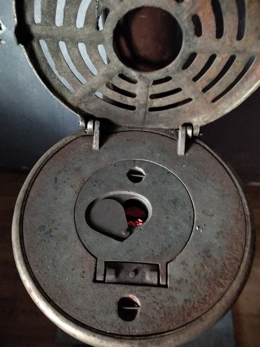 Почти Нова Печка на твърдо гориво