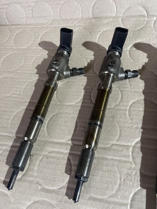 Injectoare Injector 1.6 TDI CAY CAYC Vw Passat B7 Tiguan Audi skoda