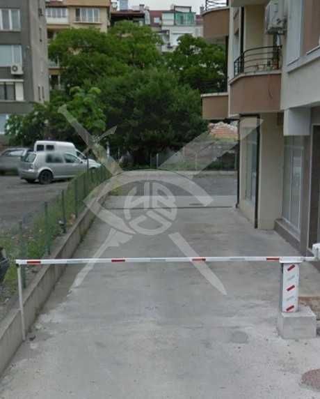 Паркомясто в Лазур 49419