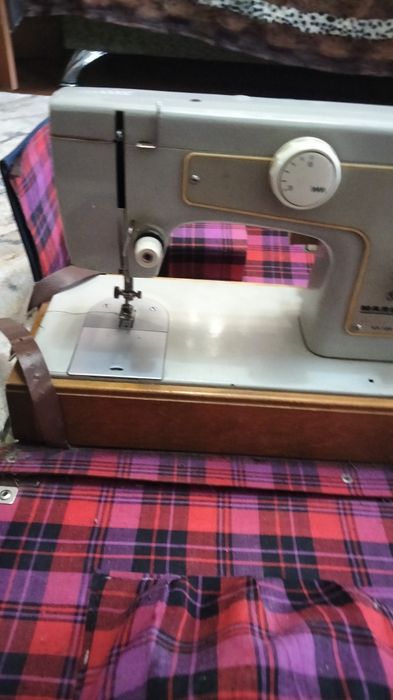 Швейная машинка. С электро приводом