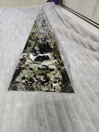 Piramida orgon yng yang 16,5x 16 handmade