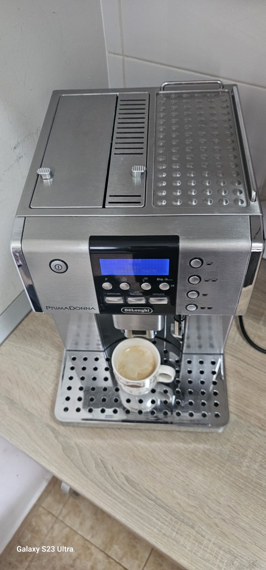 Delonghi primadonna + cana lapte