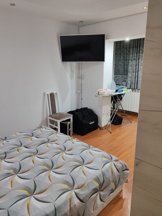 Vând apartament decomandat cu 2 dormitoare ,baie și living open space