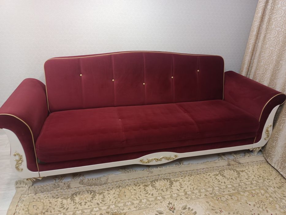 Продам диван в гостиную комнату