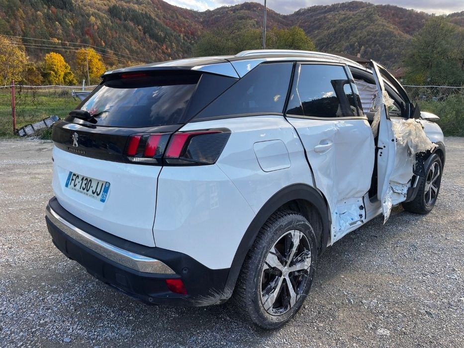 Peugeot 3008 / 1.2 131 hp 2019 на части