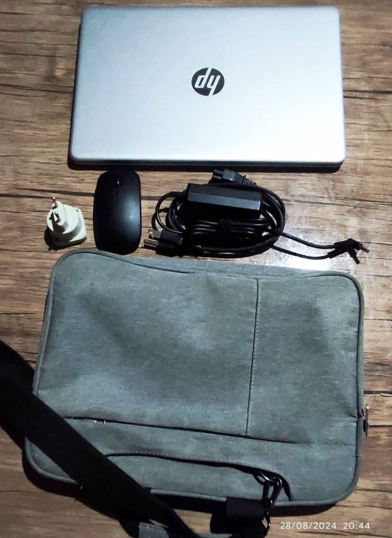 HP Laptop Intel Core-i3 8/256 SSD