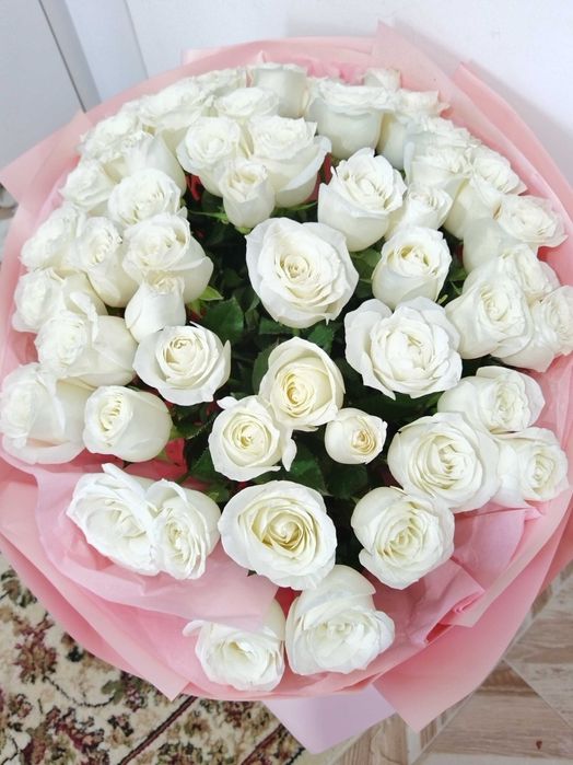 Букеты цветов белые розы