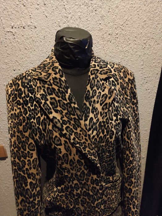 Bianca sacou/ jachetă animal print