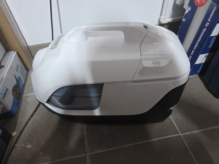 Aspirator cu filtrare prin apa Karcher DS 6, 650 W, filtru HEPA 13