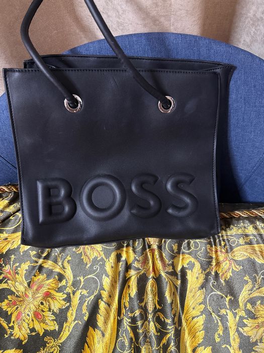 Чанта boss черна