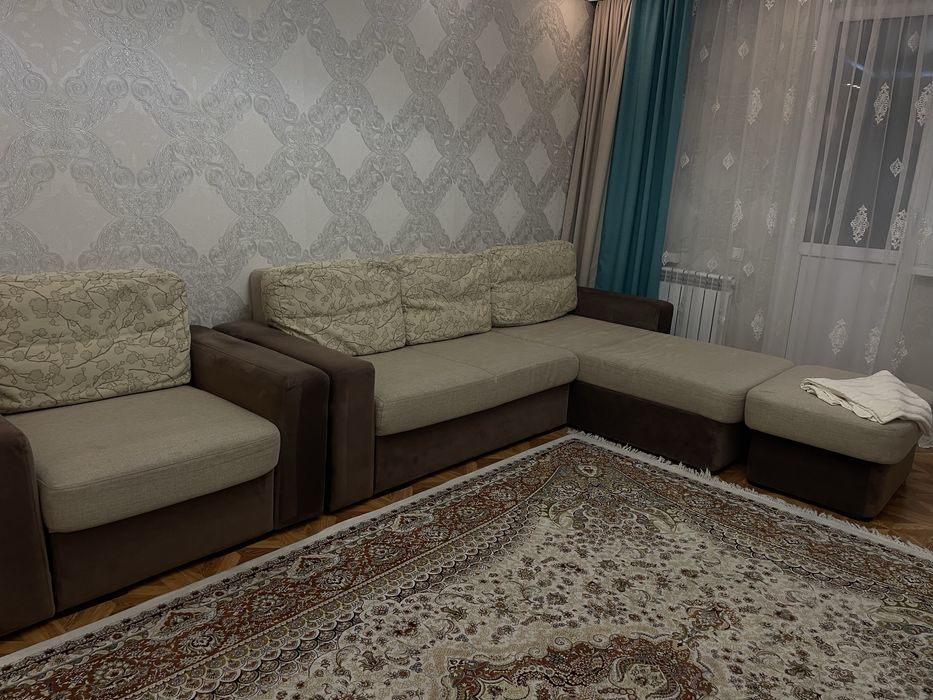 Диван угловой, кресло , пуф