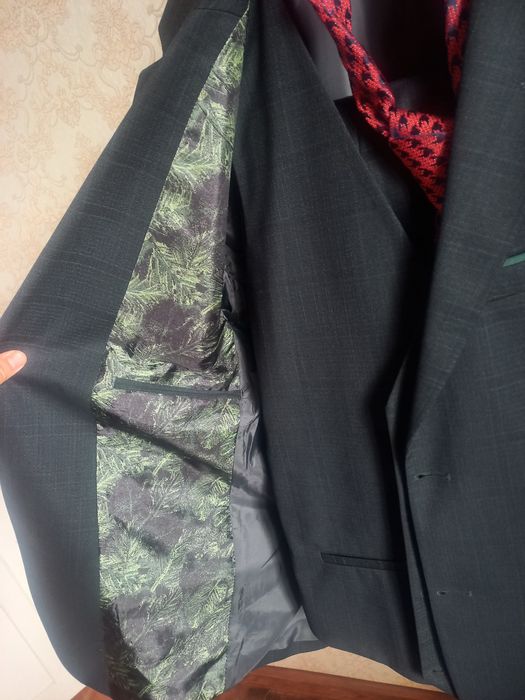 Продам итальянский костюм