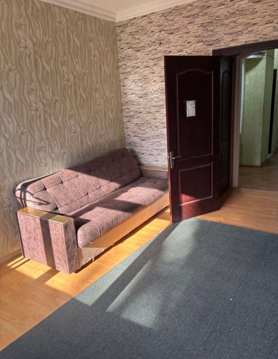 Юнусабад.11 квартал. Продается квартира  3/4/4