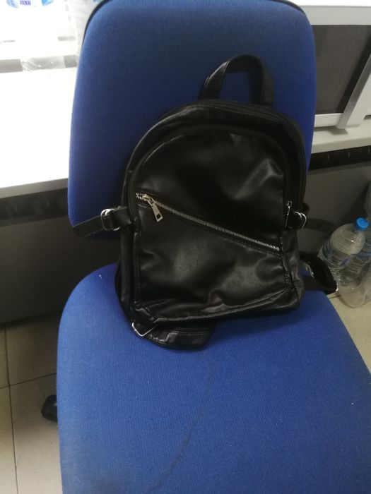 Продавам дамска чанта от естествена кожа