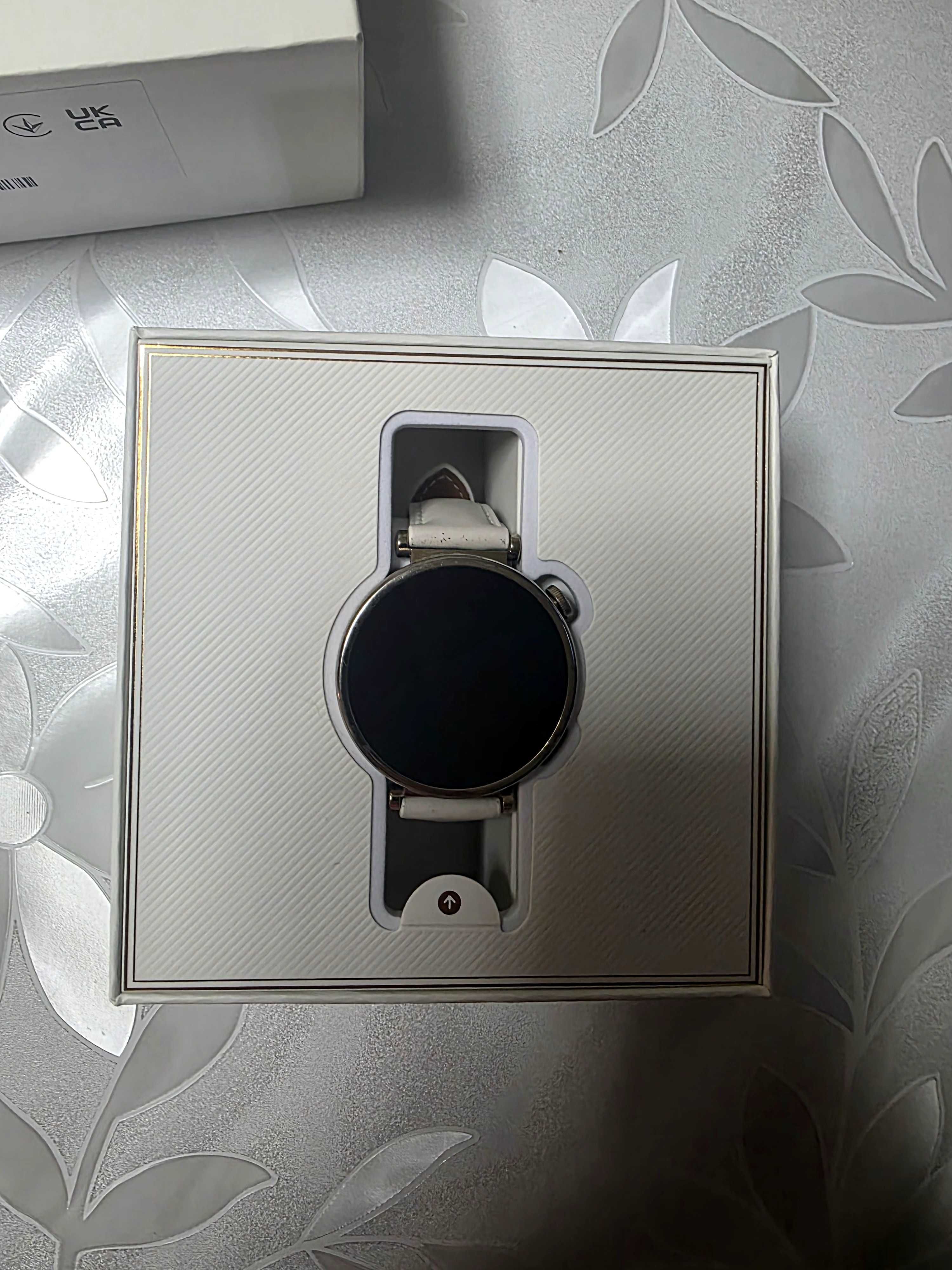 Продавам Huawei Watch GT4 в гаранция.