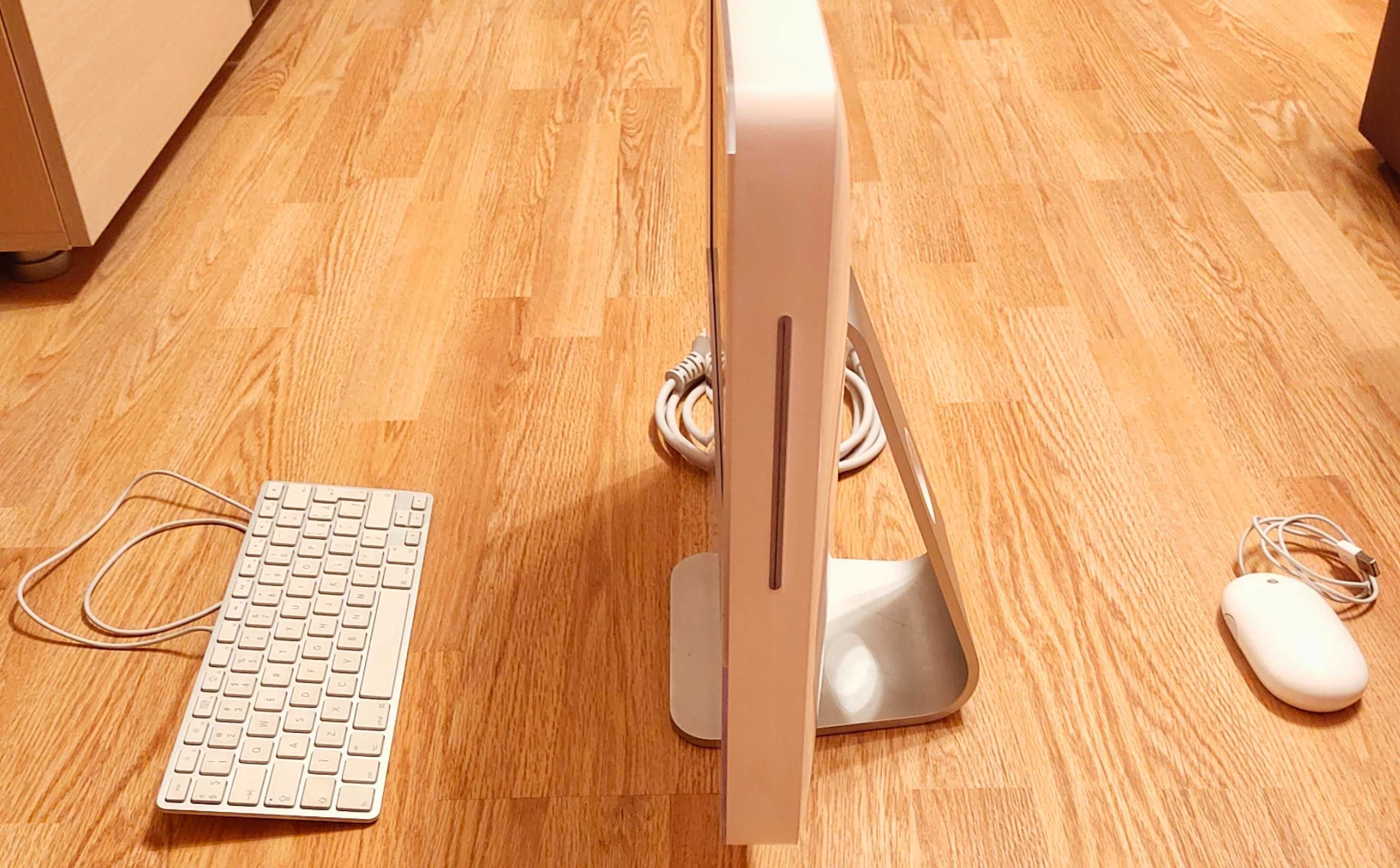 Apple iMac 17" Core 2 Duo 2GHz, 2GB RAM 160GB, tastatura + mouse Apple