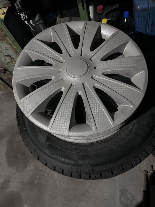 Продам шины с дисками на пассат