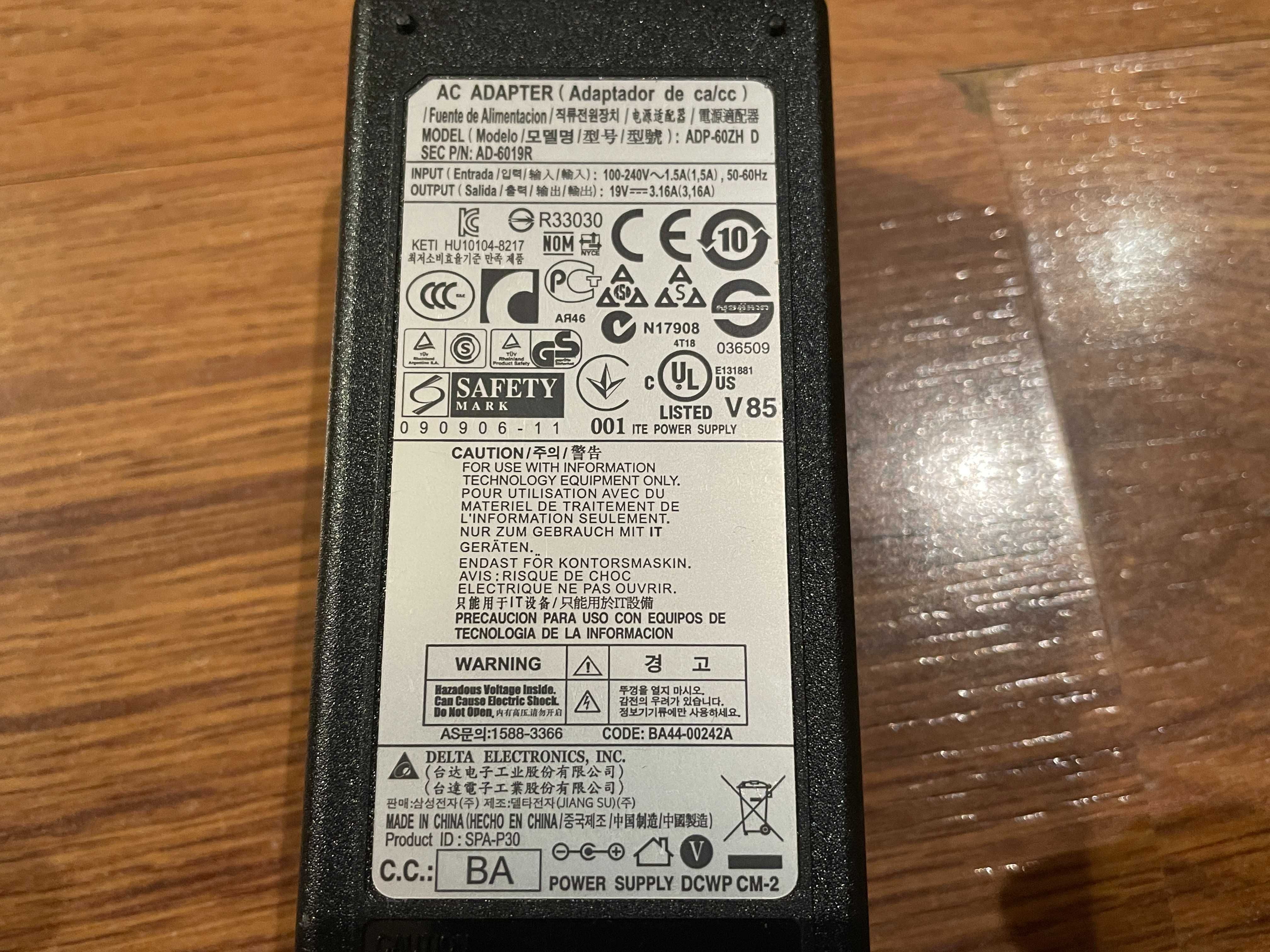 Оригинално Зарядно за Лаптоп SAMSUNG 19V/3.16A 60W 5.5 X 3.0 MM С ИГЛА