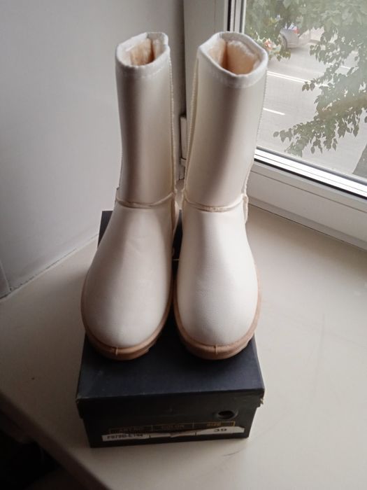 Продам сапоги женские новые