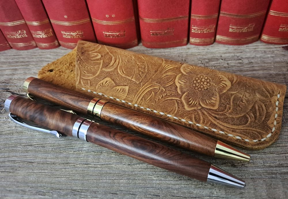 Etui piele naturală- lucrat manual