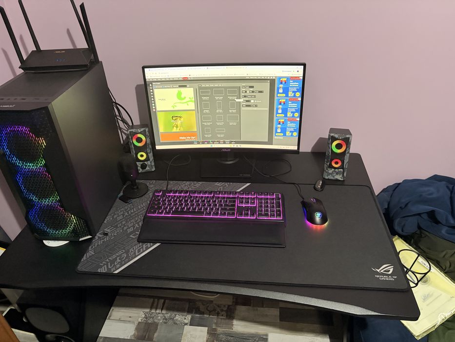 Настолен RGB Гейминг компютър и монитор Гаранционна видеокарта