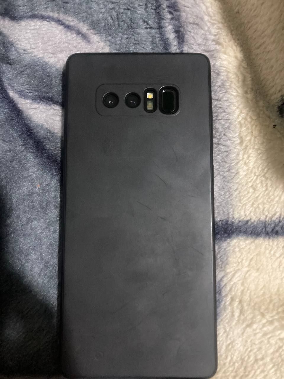 Galaxy note 8 ruchkasi bor