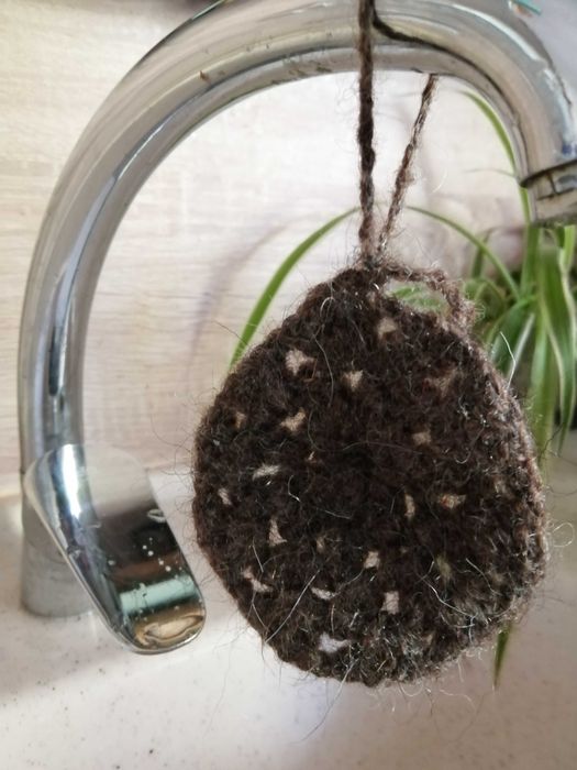 Вълнена гъба за миене на чинии