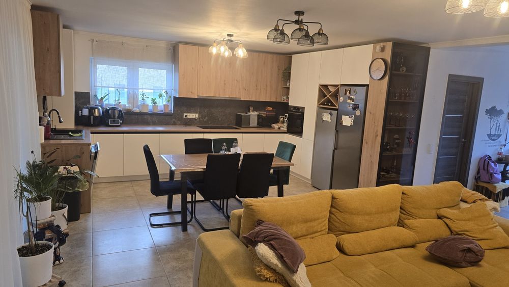 Vand Casa 4 camere
