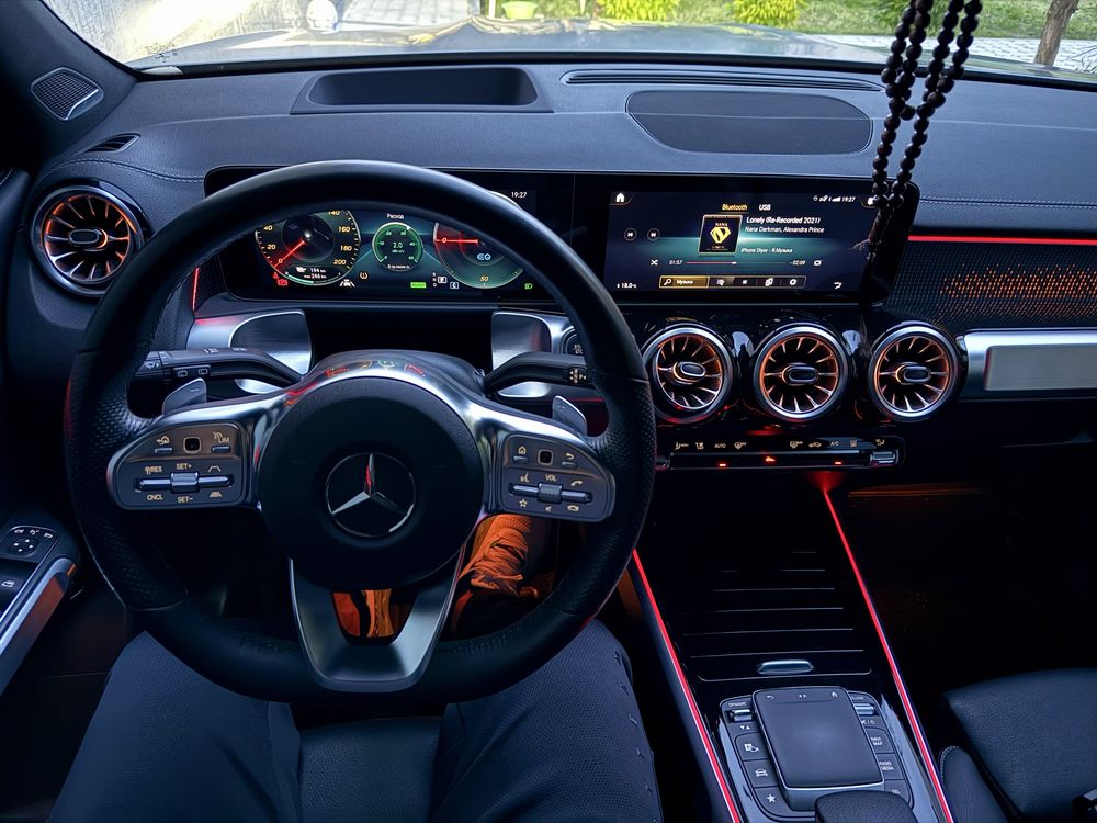 Mercedes-Benz EQB 350 Full Options.