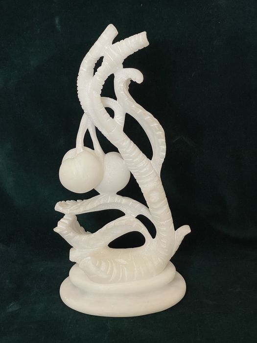 Statueta din alabastru, semnată. Italia