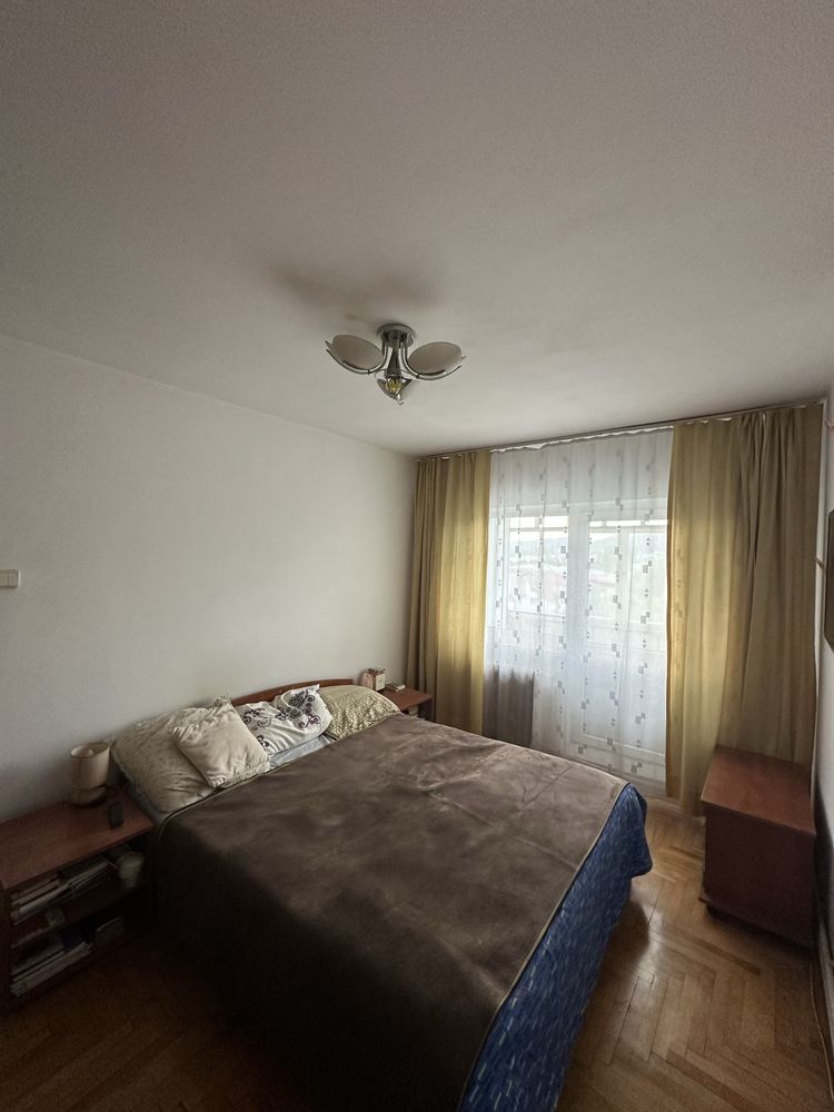 Chirie Apartament Etaj 3