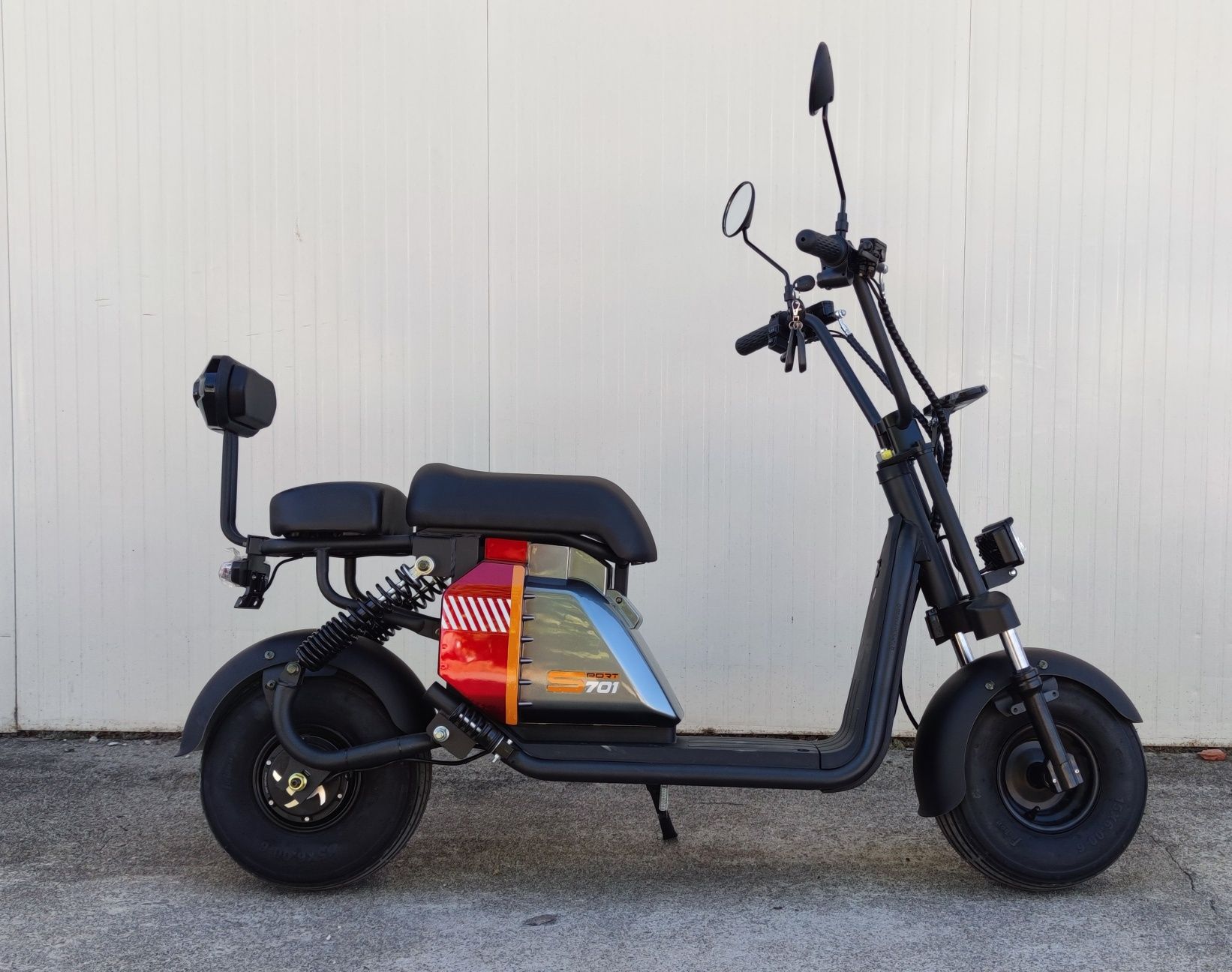 Електрически скутер Чопър Middle 701 500W в червен цвят