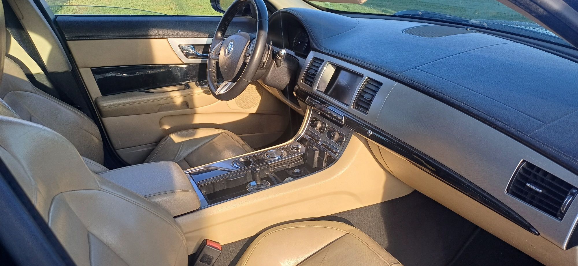 Jaguar xf 2013 2.2
