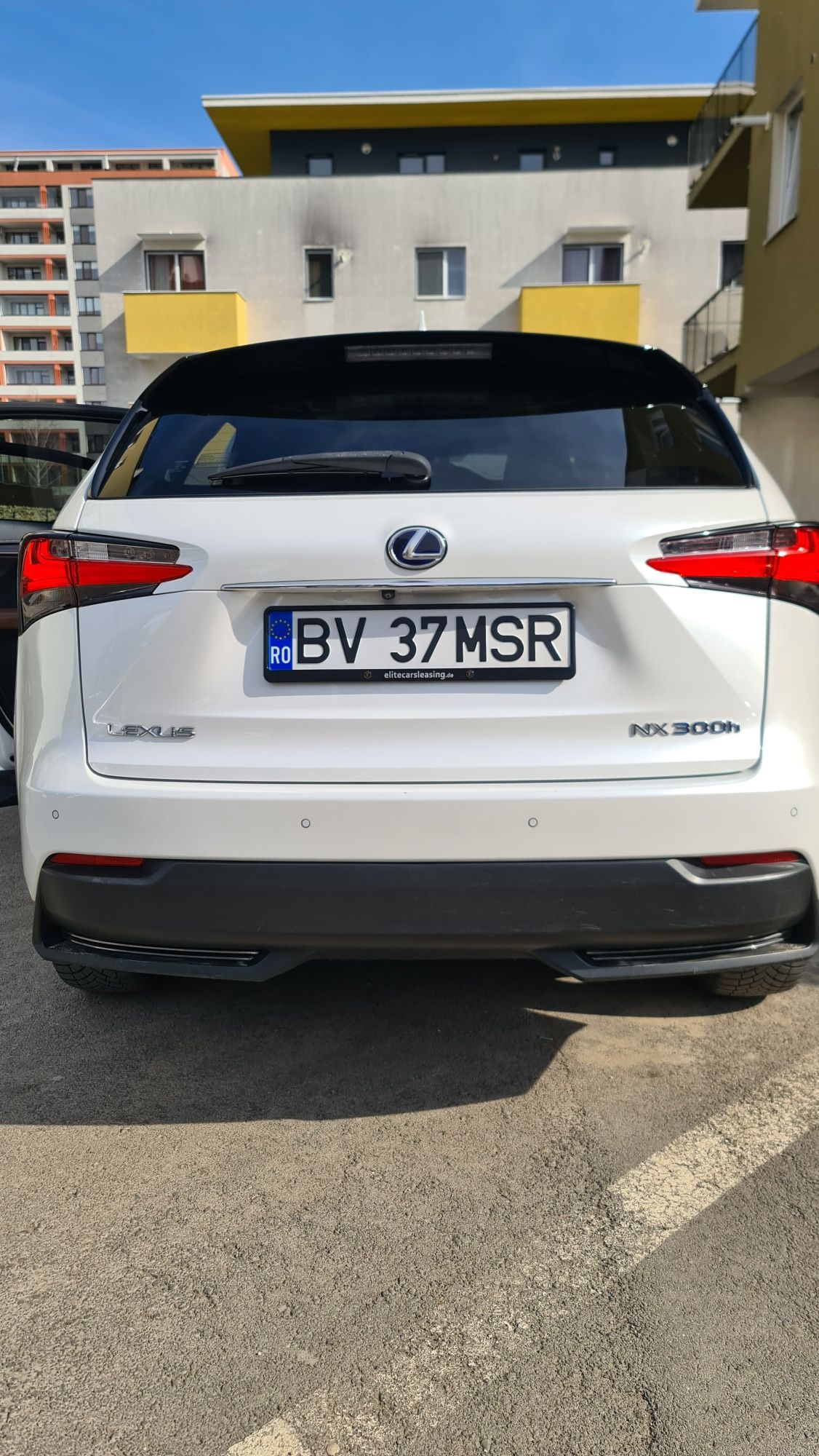 Vând Lexus nx 300