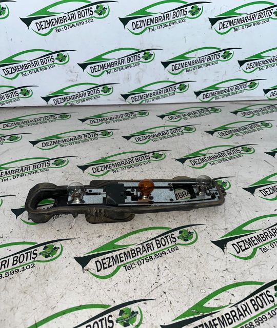 Soclu becuri lampa stop pe aripa dreapta Dacia Logan prima generatie