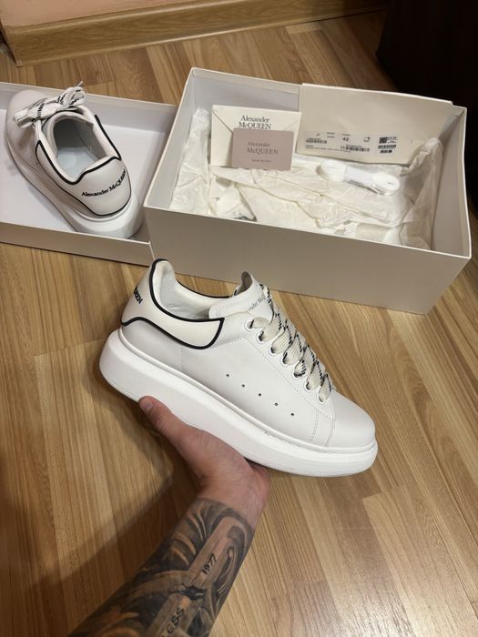 Alexander McQueen 42