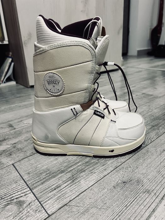 boots snowboard wedze