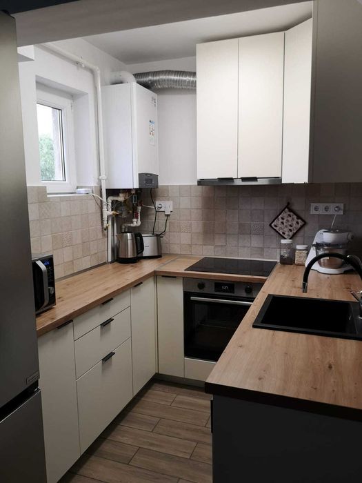 Apartament cu 3 camere decomandat